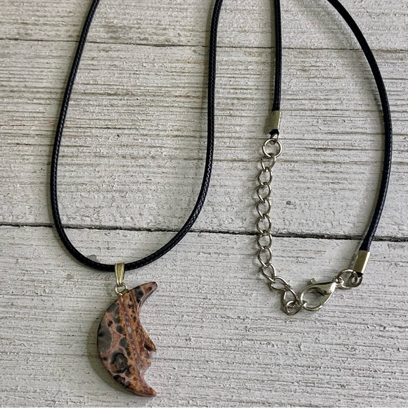 Leopardskin Jasper Carved Man in the Moon Face Pendant Necklace Chakra Healing - Picture 6 of 8